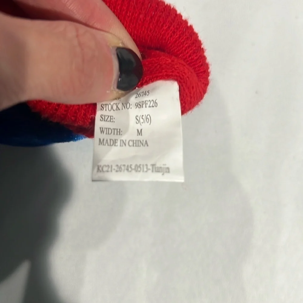 Superman slippers. Kids small (5/6). NWOT.